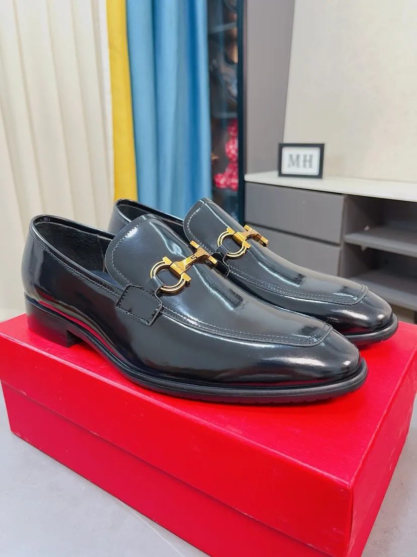 Men's shoes 💰500🌸🌸Water dyed cowhide 🆘[Salvatore Ferragamo] Ferragamo's latest casual business leather shoes for men! Available at counters simultaneously! The fabric is made of specially imported original suede calfskin, and the interior is made of imported water-dyed cowhide. It is absolutely luxurious and leads the fashion trend. Matching code: 38-44 45 customized